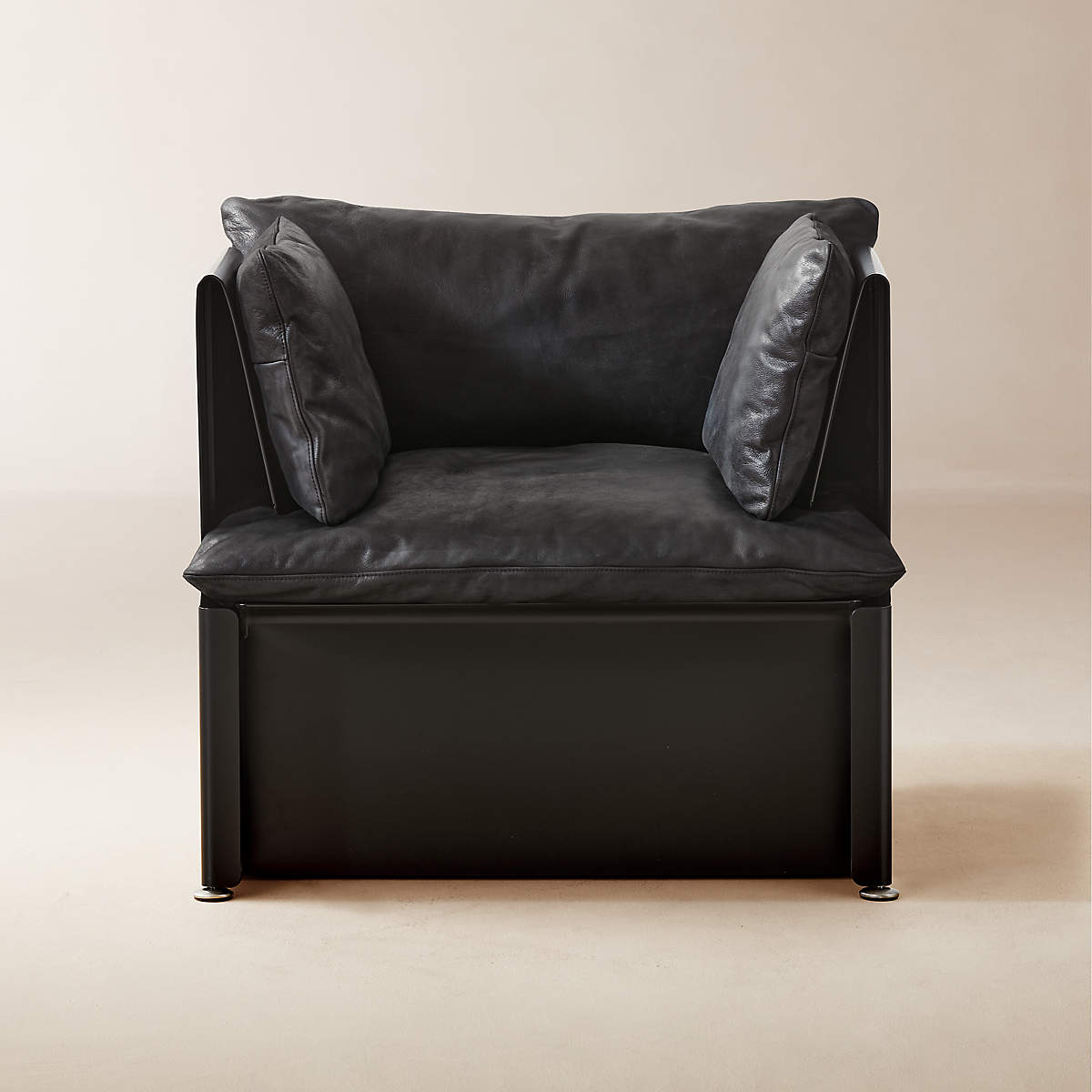 TOL BLACK LEATHER CHAIR